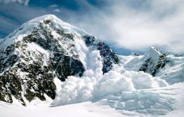 ​Синоптики заявили о потенциальной опасности схода лавины в Каларском районе