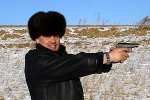 Директор Академии здоровья взял в заложники 13 человек