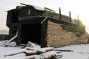 В Красном Чикое сожгли дом сотрудника полиции