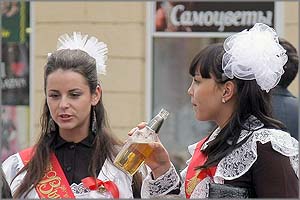 «Стоп Бухло!»: Жители села Маньково опровергли информацию о торговле алкоголем во дворе сельской школы