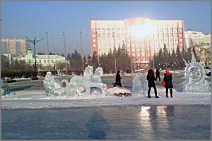 Ледяная скульптура сломана, но гопники ни при чем