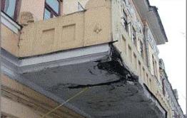 Балконы дома на Черновских скоро рухнут
