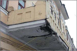 Балконы дома на Черновских скоро рухнут