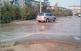 Потоки воды стекают вниз по Журавлёва