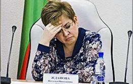 Жданова высечет себя за закрытые от журналистов заседания?