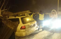 ДТП: Пьяные ауешники снесли забор в Чите