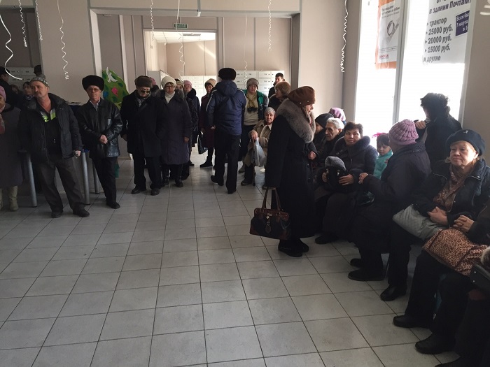 Более 150 человек пришли на розыгрыш призов от «Вечорки»
