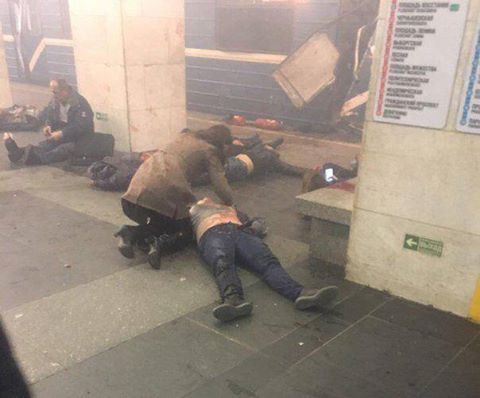 В Питере в метро произошли два взрыва, возможно, есть жертвы