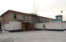 Экс-сотрудника ИК-5 будут судить за палку колбасы с гашишем