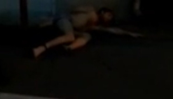Читинец заснял голого парня, кричащего под действием «спайса» (видео)