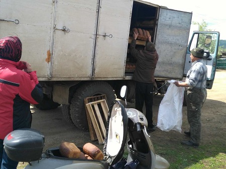 На родине снайпера Номоконова продают хлеб с колес по 15 рублей
