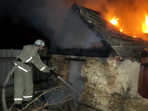Двое мужчин и ребёнок погибли на пожаре в Акшинском районе