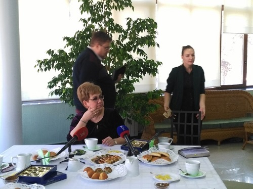 Подсадные «утки» и домашние заготовки, - впечатления от первого пресс-завтрака Ждановой