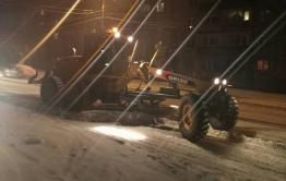 Снегопад и предновогодний шопинг превратили Читу в город сплошных пробок