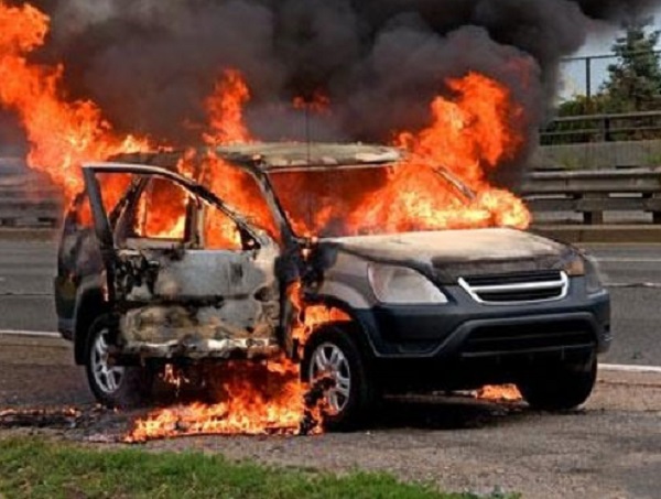 Неистовые агинчанки сначала угнали, а потом сожгли автомобиль стоимостью пять миллионов рублей