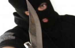 Грабители в масках вынесли кассу из магазина в Маккавеево