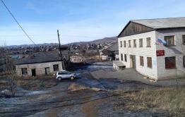 День выборов – 2018: в Могоче перед избирательным участком людей встречает огромная куча мусора