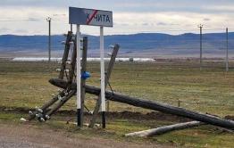 Четыре опоры ЛЭП повалил ветер в Верх-Чите