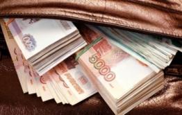 80-летний мужчина забыл в читинском троллейбусе миллион