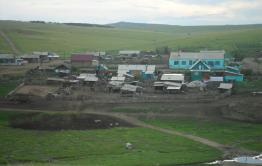 Жители Верхнего Умыкея вынуждены доставлять воду из соседнего села