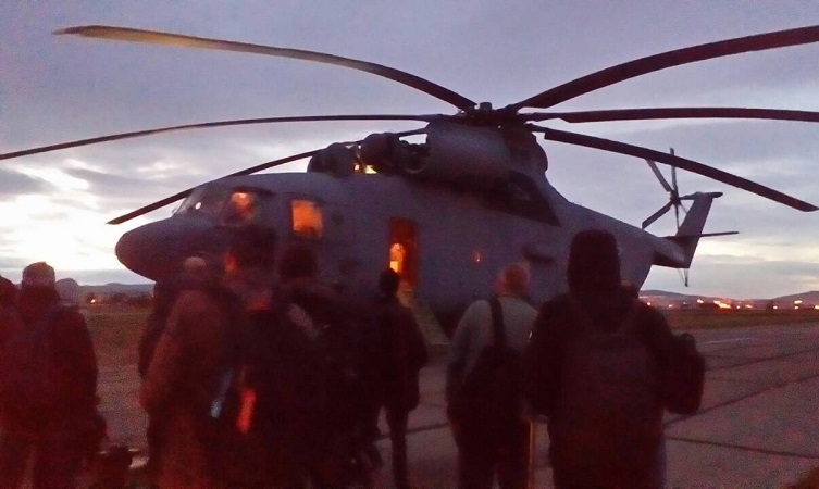 Журналистов доставили на учения на Цуголе вертолетом