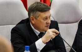 На должность сенатора от заксобрания претендуют Сергей Михайлов и Юрий Гайдук