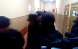 Убийцу Даши Карташовой привели в суд (видео)