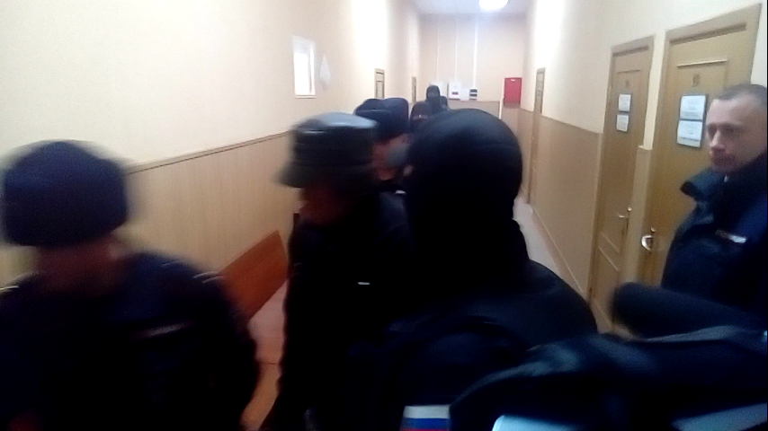 Убийцу Даши Карташовой привели в суд (видео)