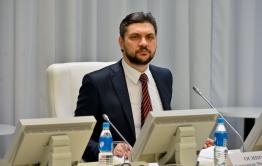 Осипов не смог включить микрофон в зале заседаний правительства ЗК
