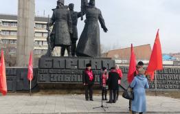 Коммунисты на митинге 7 ноября потребовали отставки Путина и правительства