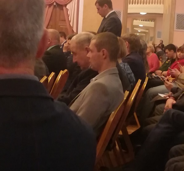 Михалев уснул на заседании с участием Трутнева