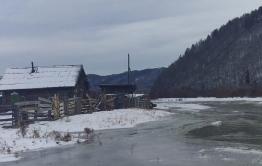 В Красночикойском районе спасают от затопления село Хилкотой (фото)