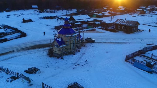 Село Усть-Каренга почти месяц живет без электричества