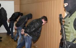 Уголовное дело 16 участников ОПГ направлено в Петровск-Забайкальский суд