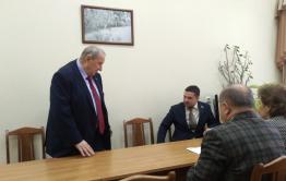 Гардеробщица в думе: Жалко, что Михалёв уходит