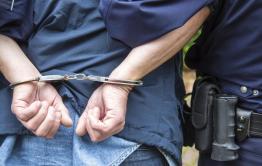 Полицейские задержали в Чите мужчину, находящегося в федеральном розыске