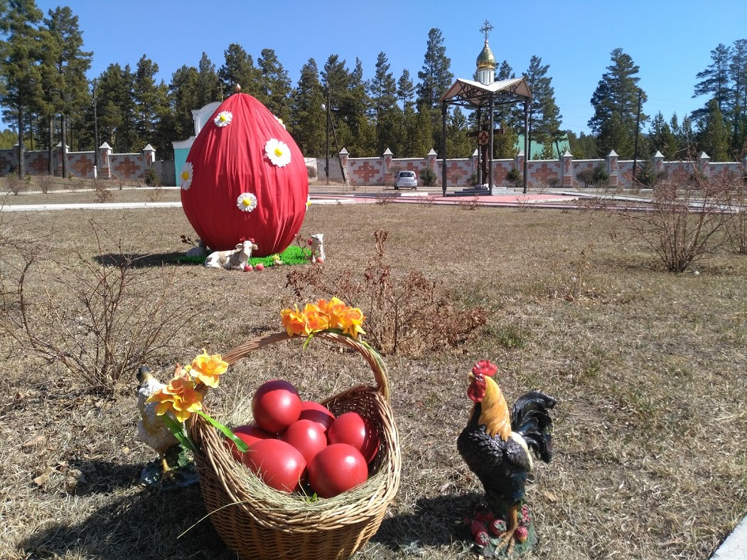 Пасхальное яйцо-мутант в Атамановском женском монастыре. 28 апреля, 2019г.