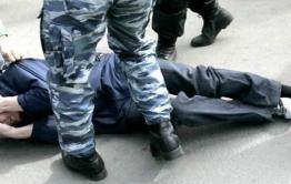 Избивший Бациллу начальник нерчинского ГИБДД избежал не только уголовной, но и административной ответственности