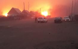 ​Пожар в селе Чиндант перешел на жилые дома