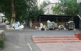 ​В Чите детсад № 53 заваливают бытовым мусором