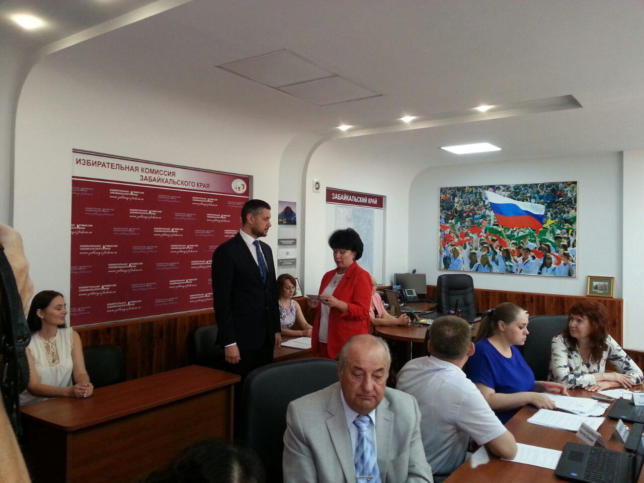 Шпак и Осипова зарегистрировали на выборы губернатора 