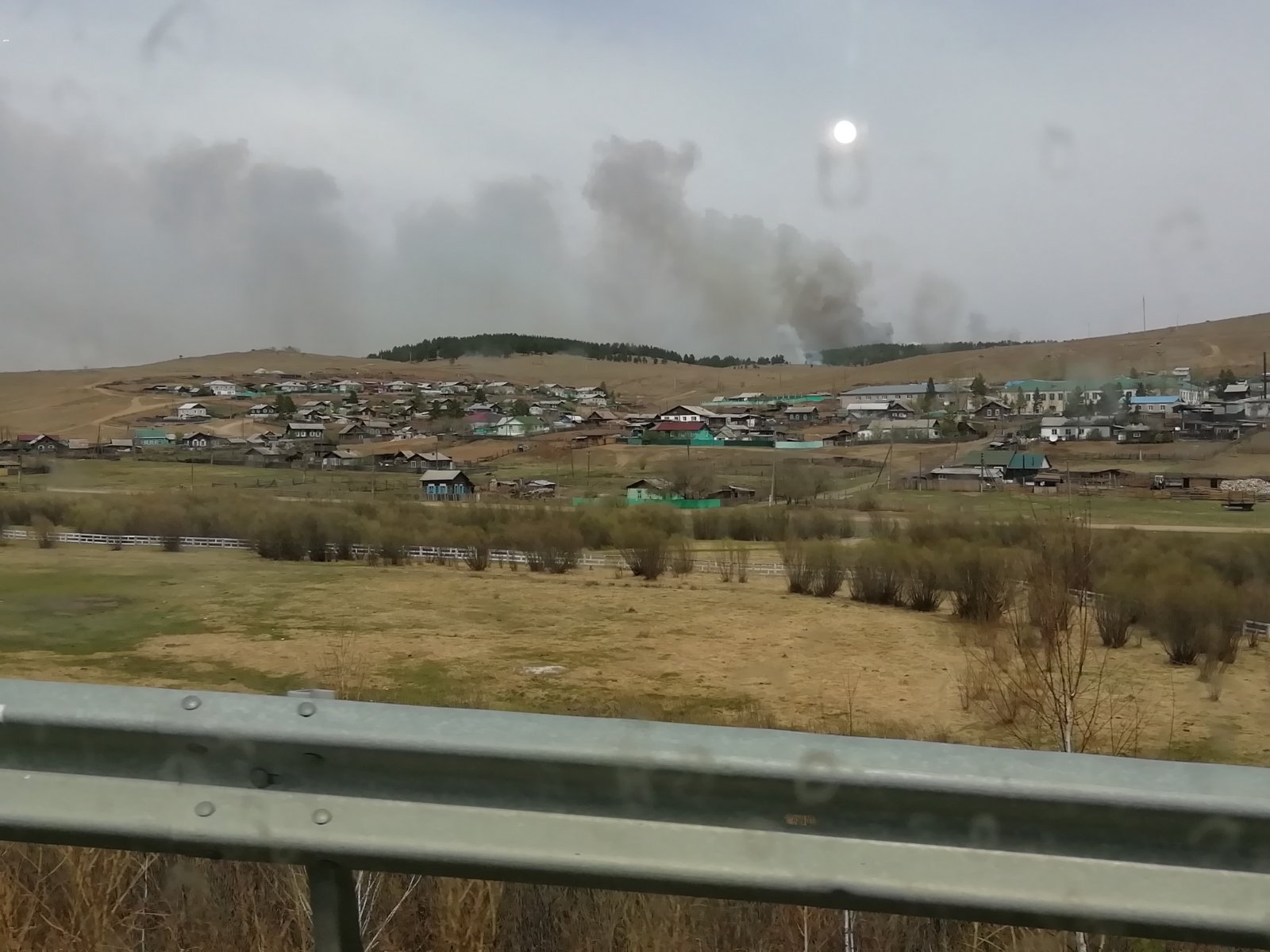 Лесной пожар действует за селом Богомягково в Шилкинском районе