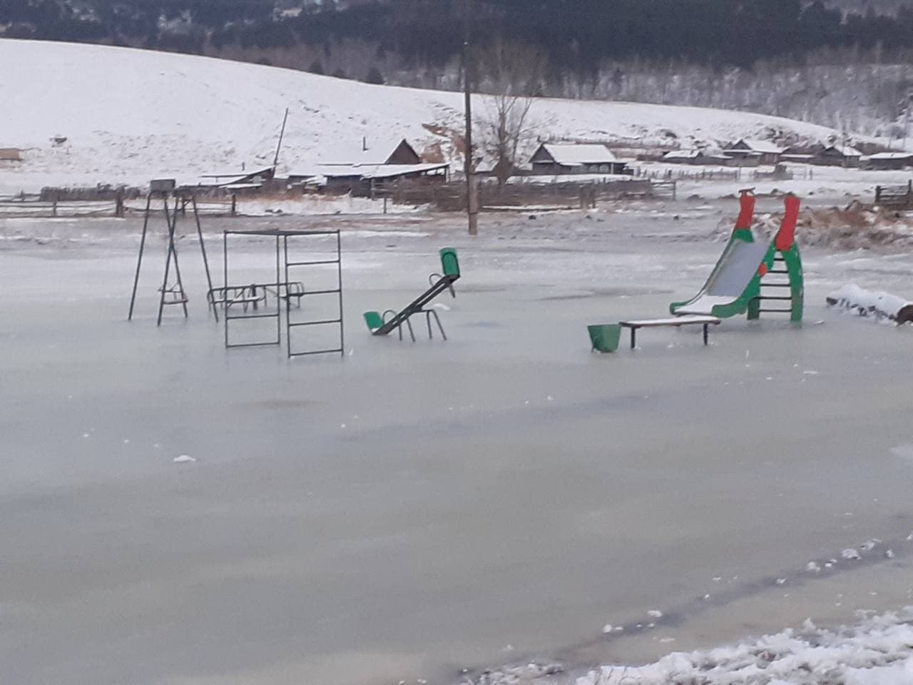  Фоторепортаж из Чернышевского района Забайкалья, где грунтовые воды затопили село