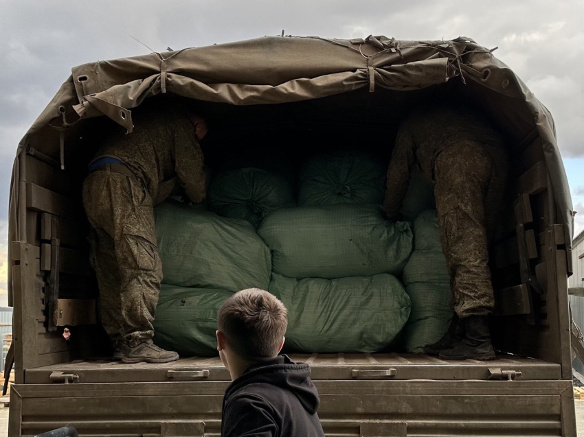 Пять тонн груза доставили забайкальским бойцам на СВО