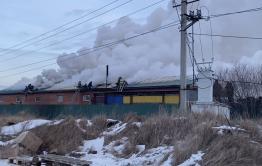 Склад с техникой загорелся в Чите