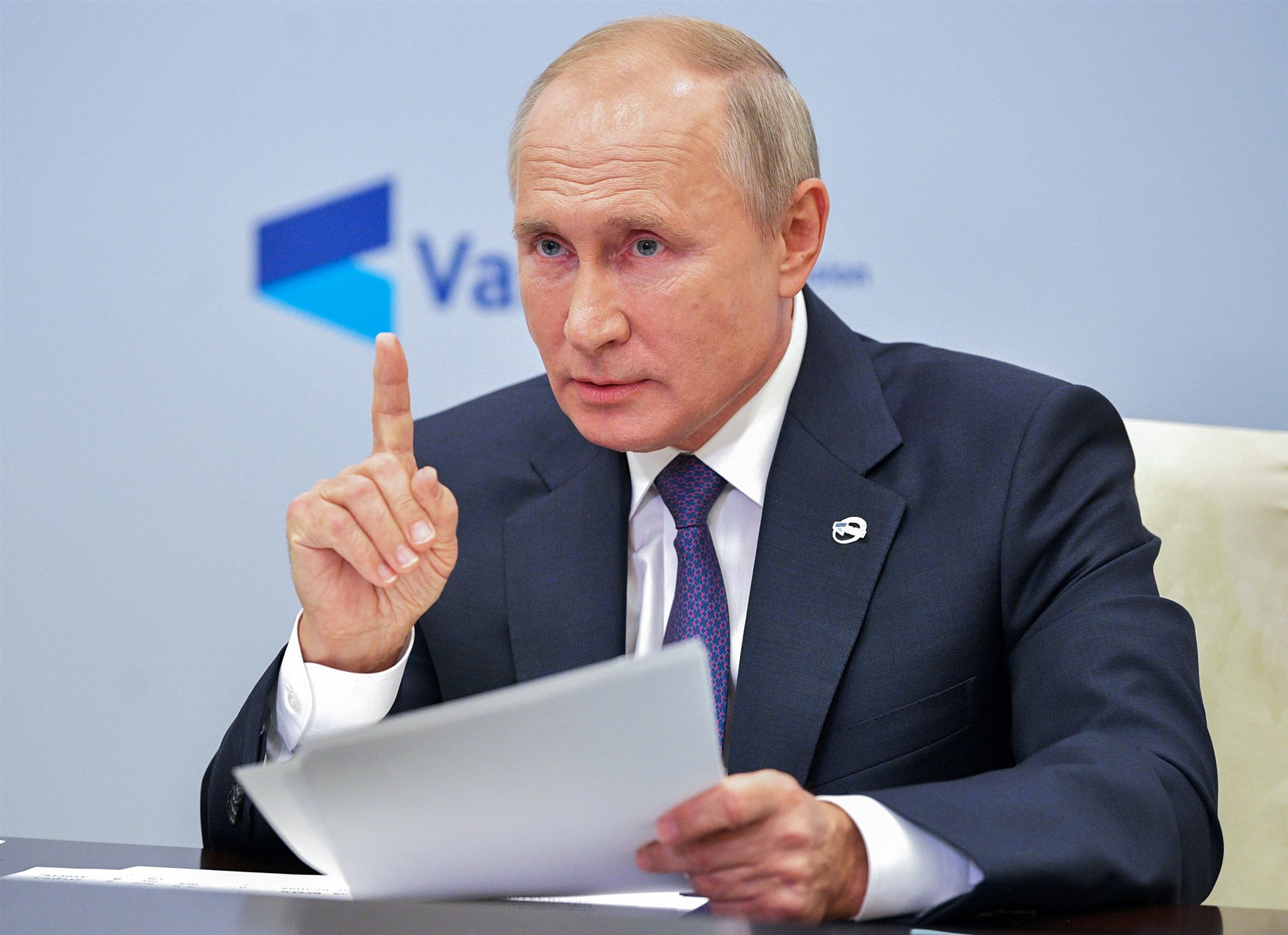 Путин разрешил губернаторам баллотироваться более двух сроков подряд 
