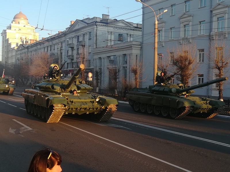 Танки прошли по центру города: в Чите состоялась репетиция парада (фото)