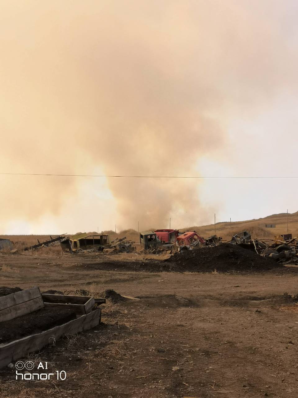 ​Около села Бутунтай лютует степной пожар