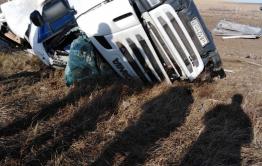 В Забайкальском районе перевернулась фура, водитель погиб на месте