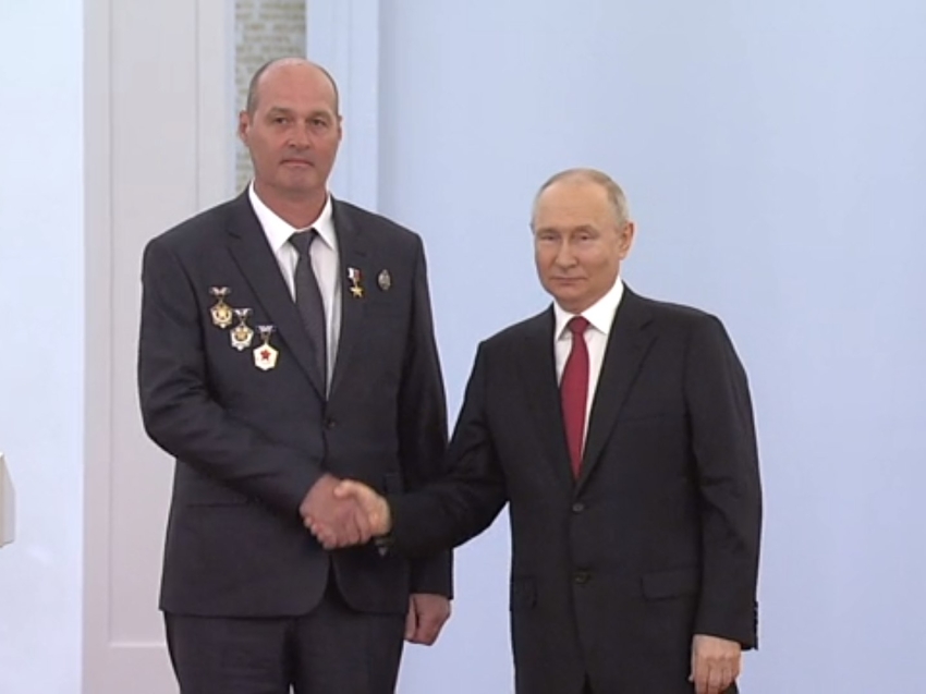 Путин вручил медаль «Герой труда» шахтеру из Забайкалья Эдуарду Щербине